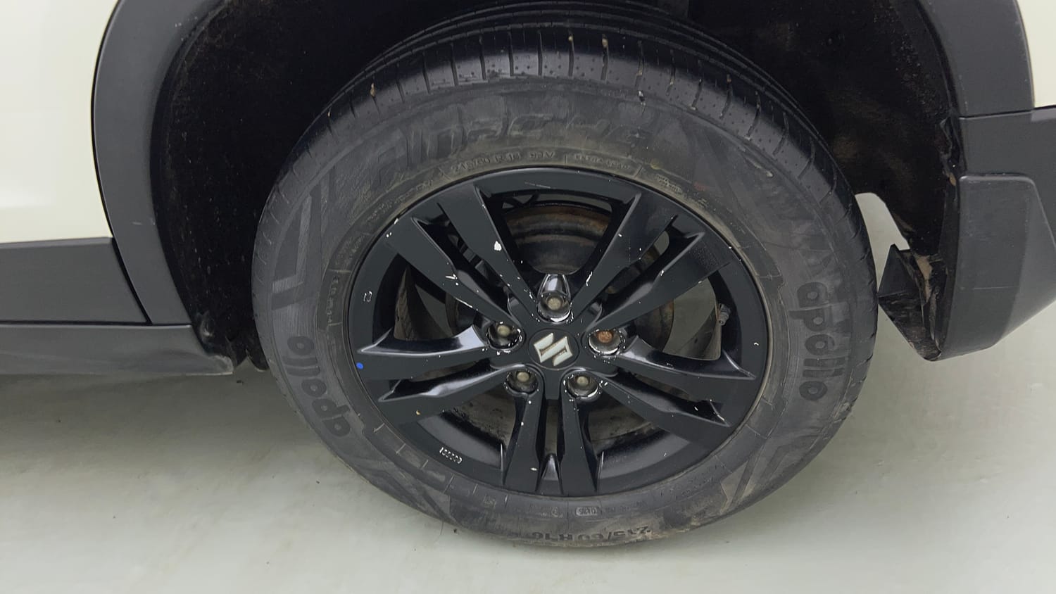 Used 2018 maruti-suzuki Vitara Brezza ZDi Plus AGS Diesel Automatic tyres LEFT REAR TYRE RIM VIEW