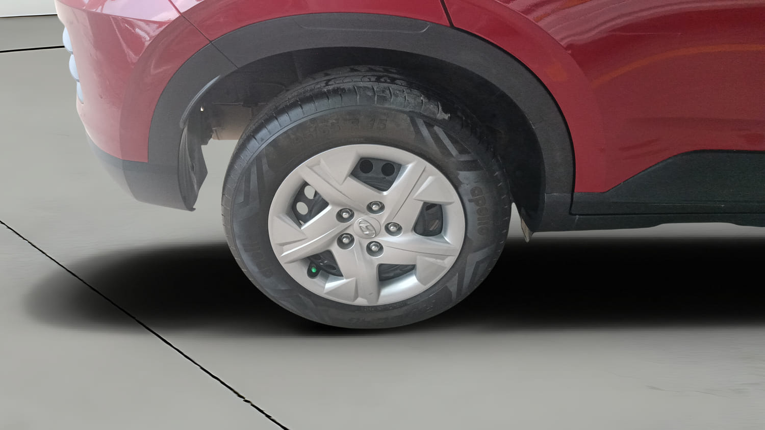 Used 2022 Hyundai Venue SX 1.2 Petrol Petrol Manual tyres RIGHT REAR TYRE RIM VIEW