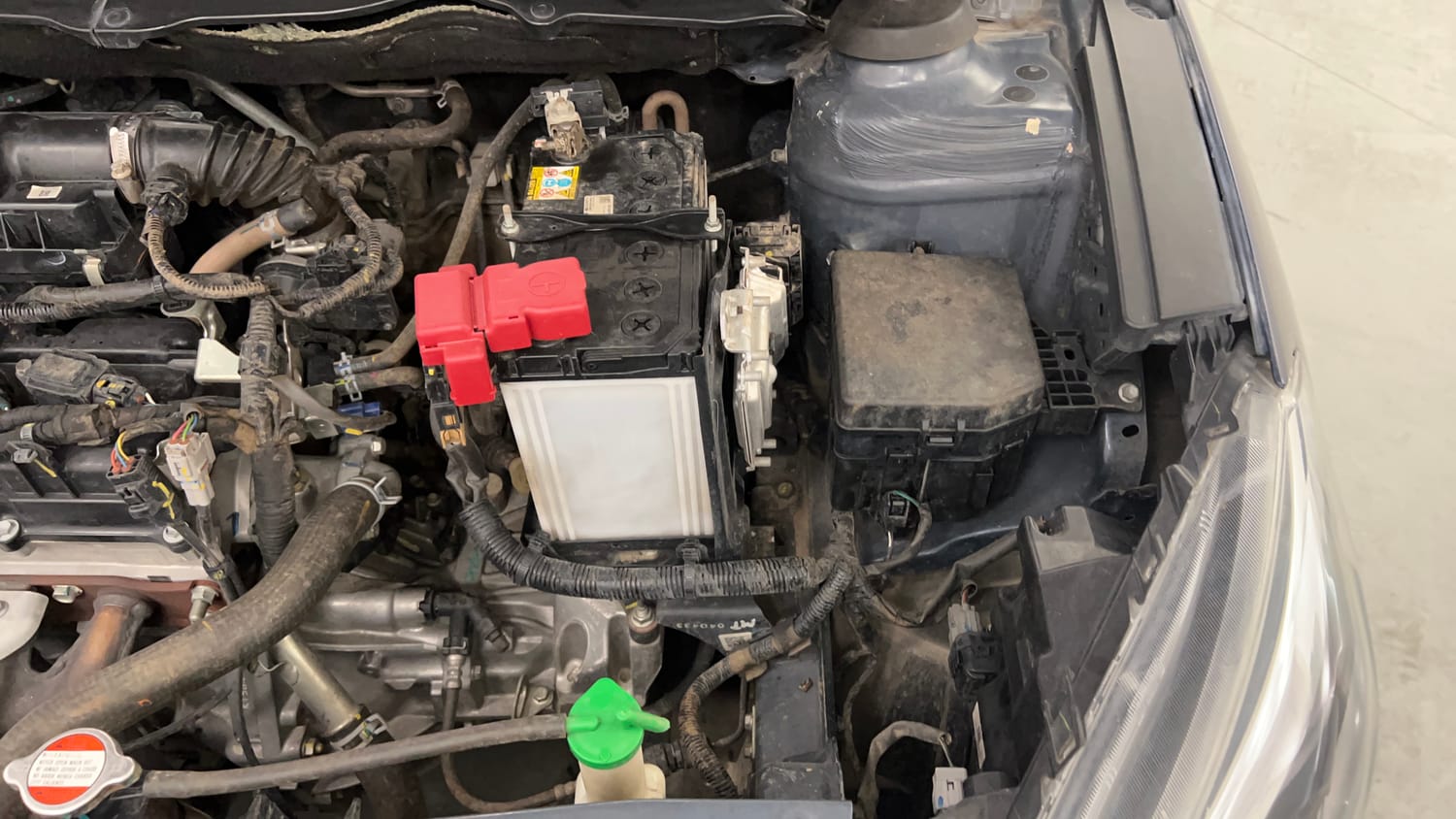Used 2023 Maruti Suzuki Ciaz Zeta 1.5 Petrol Manual engine ENGINE LEFT SIDE VIEW