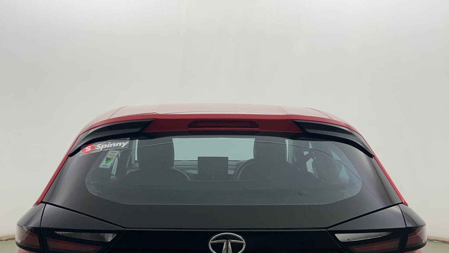 Used 2022 Tata Altroz XE Petrol Petrol Manual exterior BACK WINDSHIELD VIEW