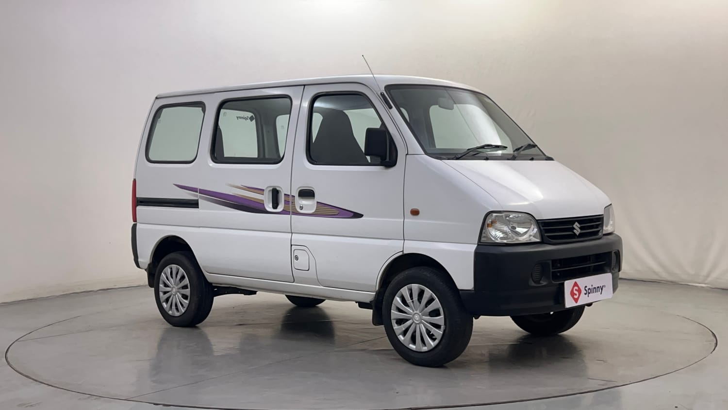 Used 2015 Maruti Suzuki Eeco 5 STR WITH A/C+HTR Petrol Manual exterior RIGHT FRONT CORNER VIEW