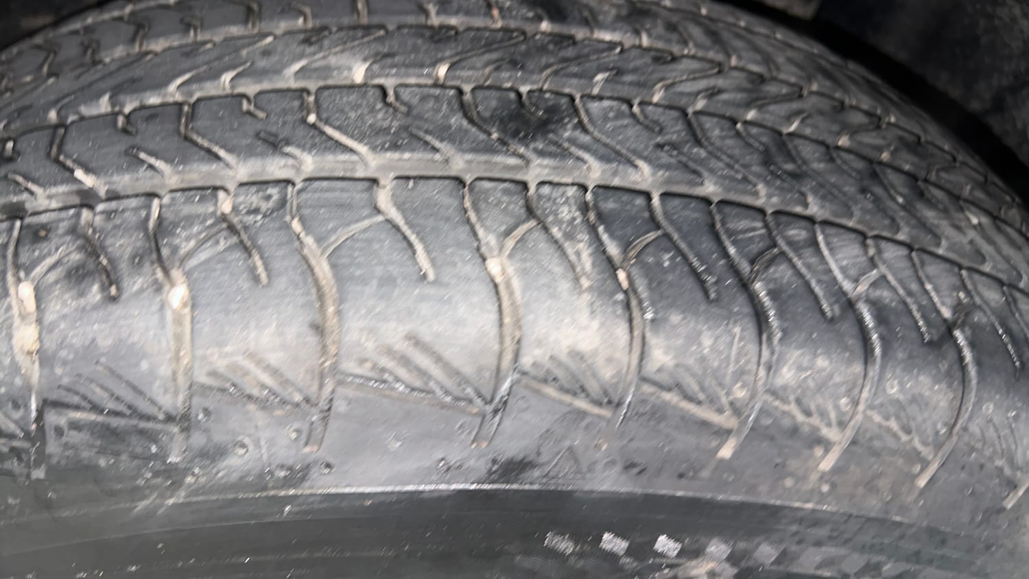 Used 2024 Toyota Urban Cruiser Hyryder V Hybrid Hybrid Automatic tyres LEFT REAR TYRE TREAD VIEW