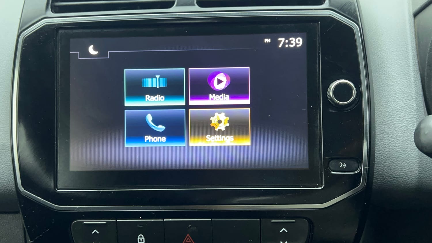 Used 2020 Renault Kwid 1.0 RXT AMT Opt Petrol Automatic top_features Touch screen infotainment system