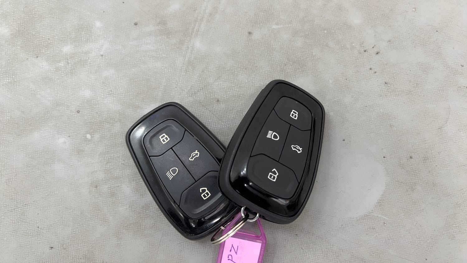 Used 2018 Tata Nexon XZ Plus Diesel Dual Tone Diesel Manual extra CAR KEY VIEW