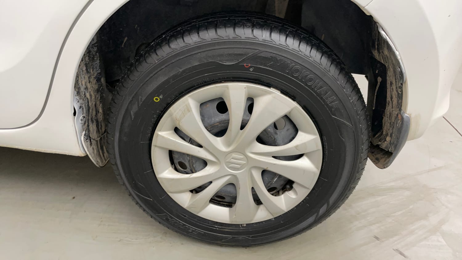 Used 2019 Maruti Suzuki Swift VXi Petrol Manual tyres LEFT REAR TYRE RIM VIEW