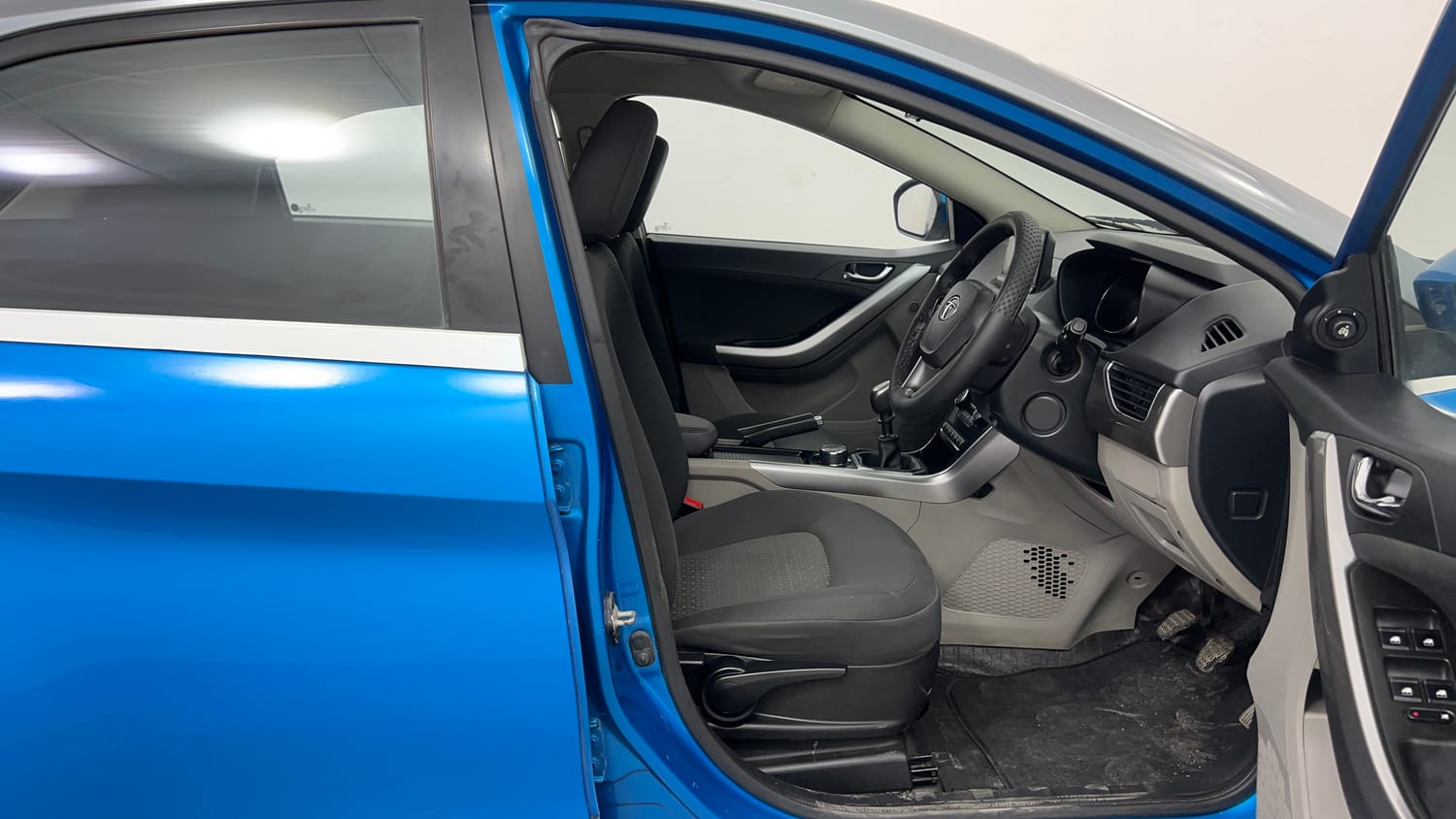 Used 2018 Tata Nexon XZ Plus Diesel Dual Tone Diesel Manual interior RIGHT SIDE FRONT DOOR CABIN VIEW