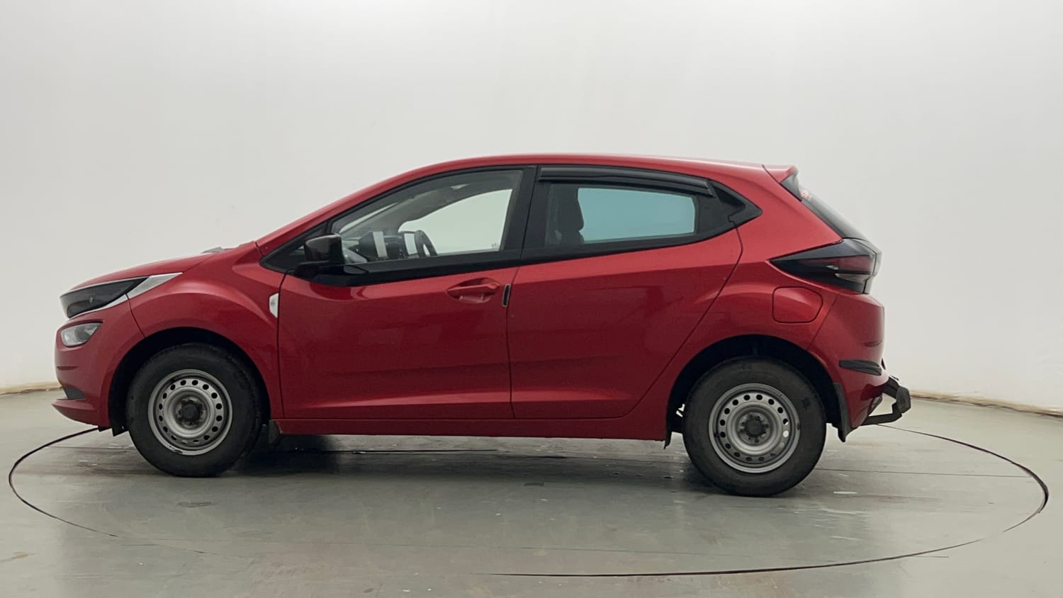 Used 2022 Tata Altroz XE Petrol Petrol Manual exterior LEFT SIDE VIEW