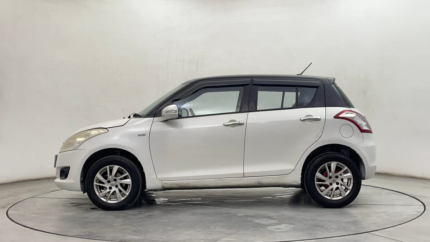 Used 2014 Maruti Suzuki Swift ZDi Diesel Manual exterior LEFT SIDE VIEW