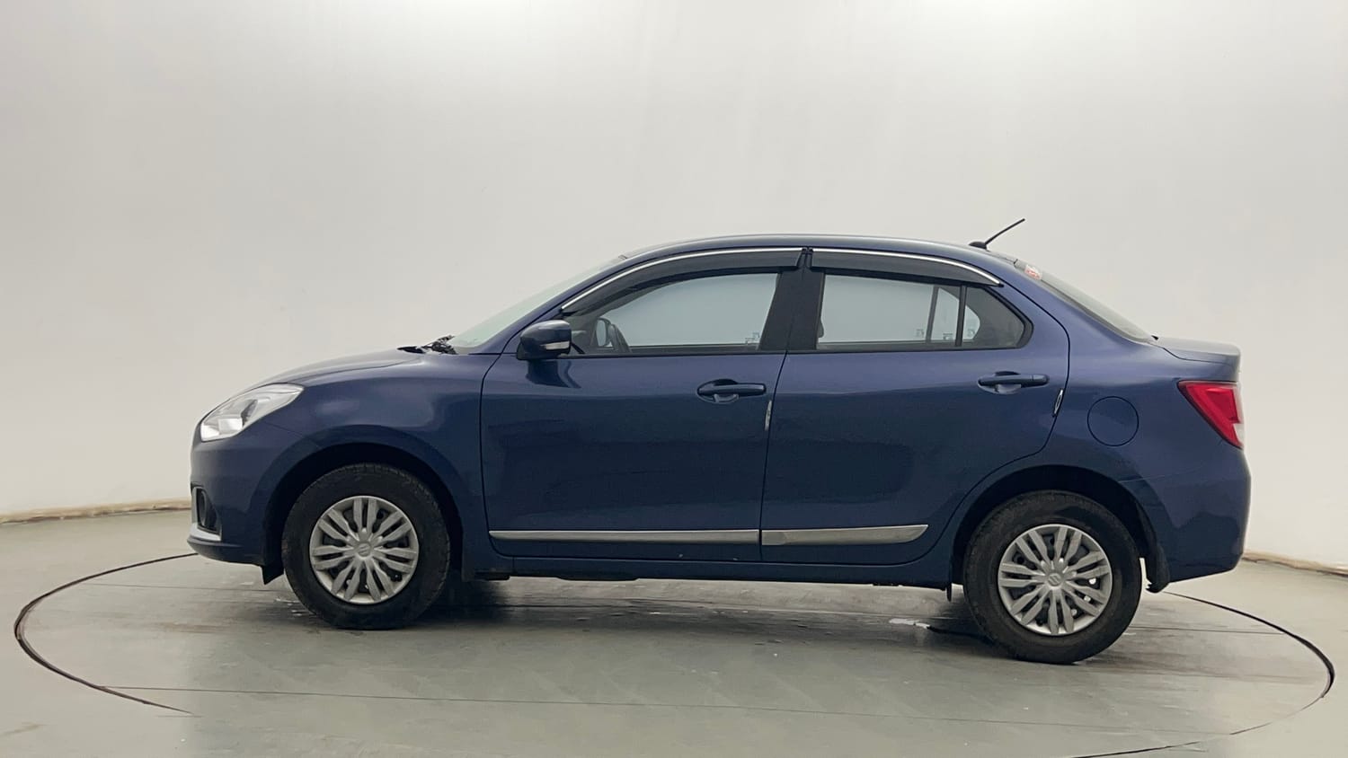 Used 2022 Maruti Suzuki Dzire VXi Petrol Manual exterior LEFT SIDE VIEW