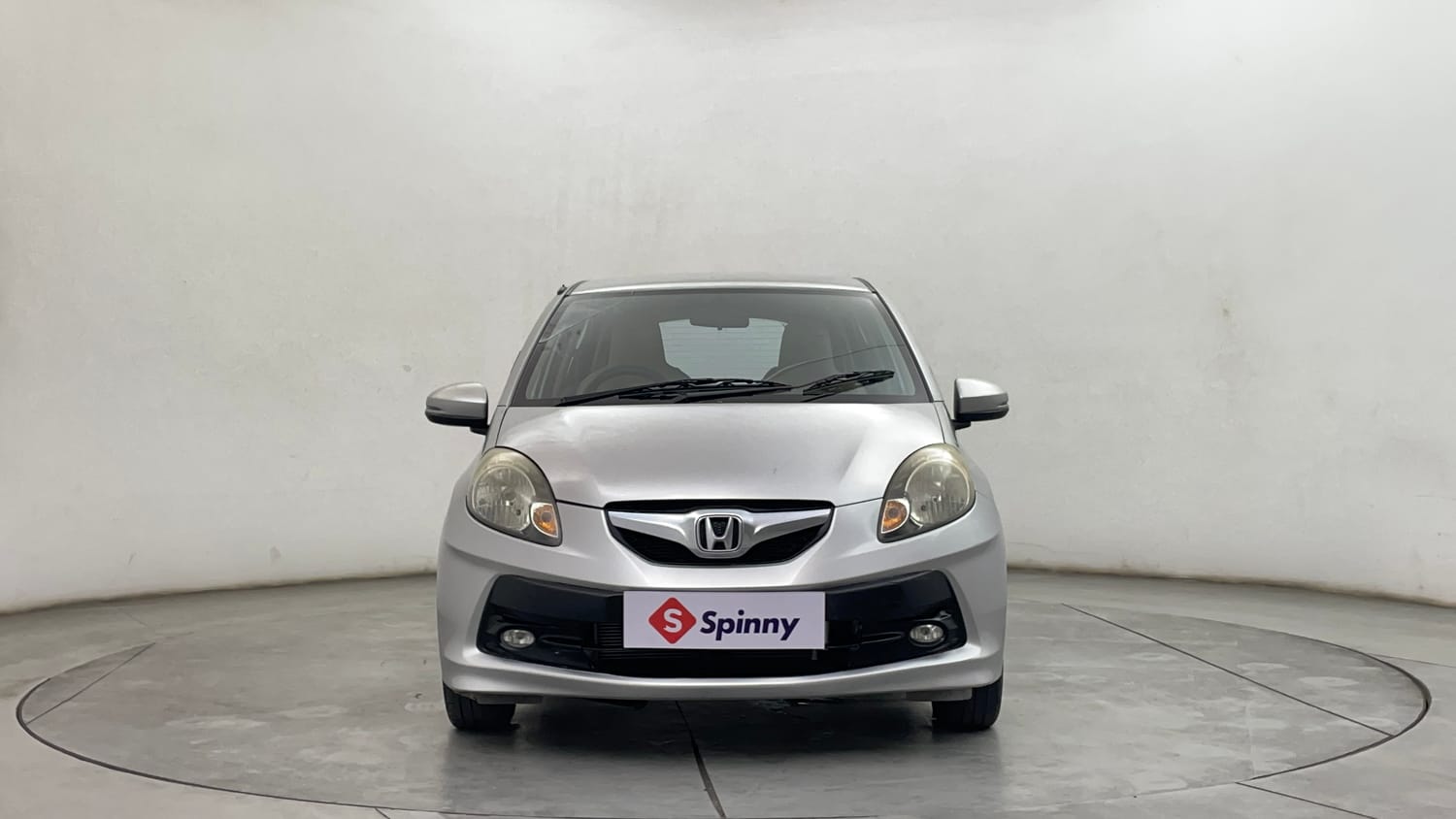 Used 2017 Honda Brio VX MT Petrol Manual exterior FRONT VIEW