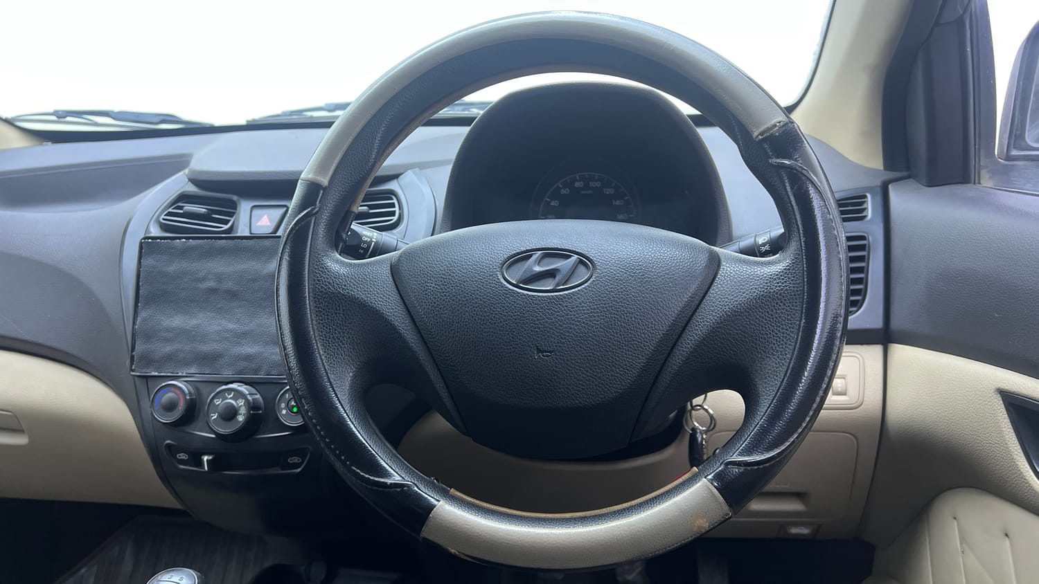 Used 2014 Hyundai Eon D-Lite + Petrol Manual interior STEERING VIEW