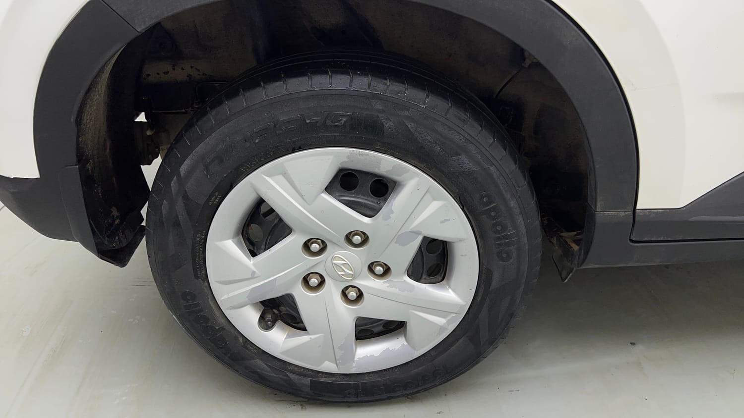 Used 2022 Hyundai Venue S Plus 1.2 Petrol Petrol Manual tyres RIGHT REAR TYRE RIM VIEW