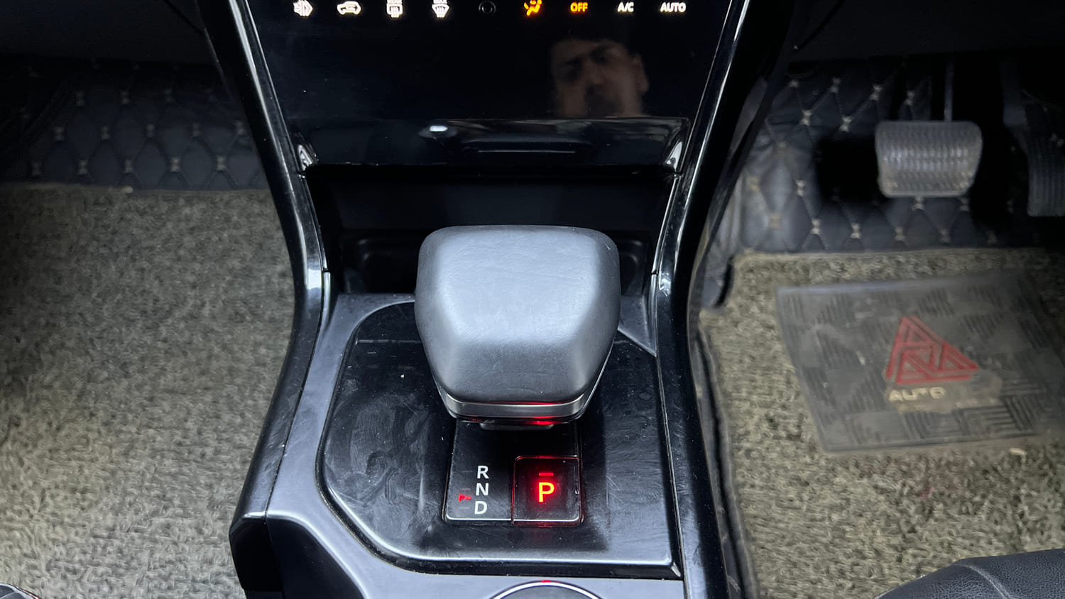 Used 2023 Tata Nexon Fearless 1.2 Revotron Petrol 7DCA DT Petrol Automatic interior GEAR  KNOB VIEW
