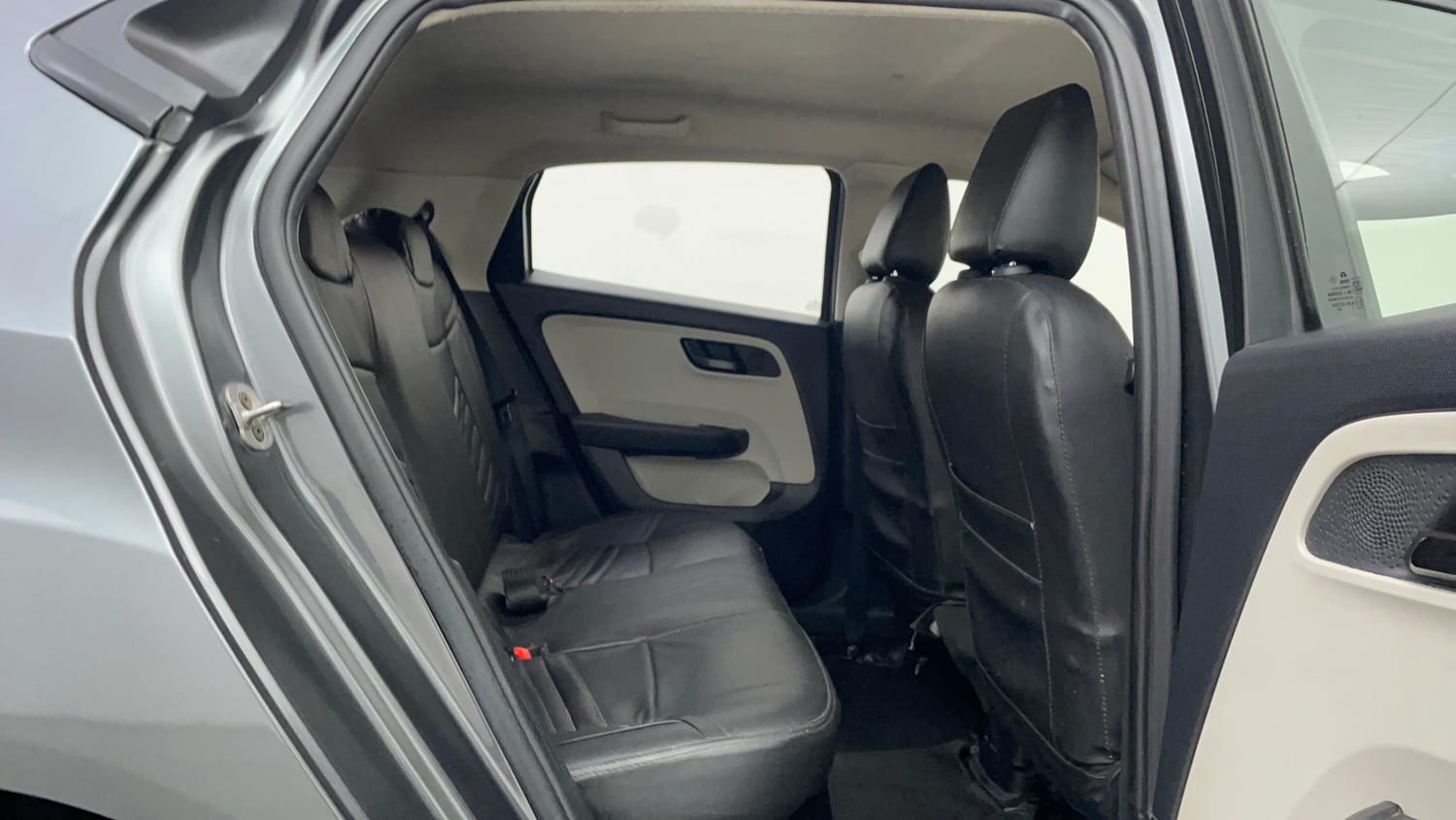 Used 2022 Tata Altroz XT Diesel Diesel Manual interior RIGHT SIDE REAR DOOR CABIN VIEW