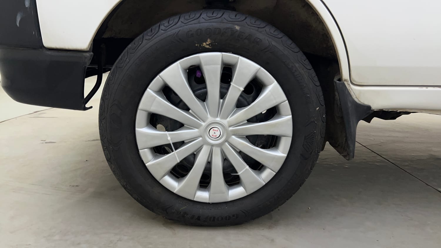 Used 2015 Maruti Suzuki Eeco 5 STR WITH A/C+HTR Petrol Manual tyres LEFT FRONT TYRE RIM VIEW