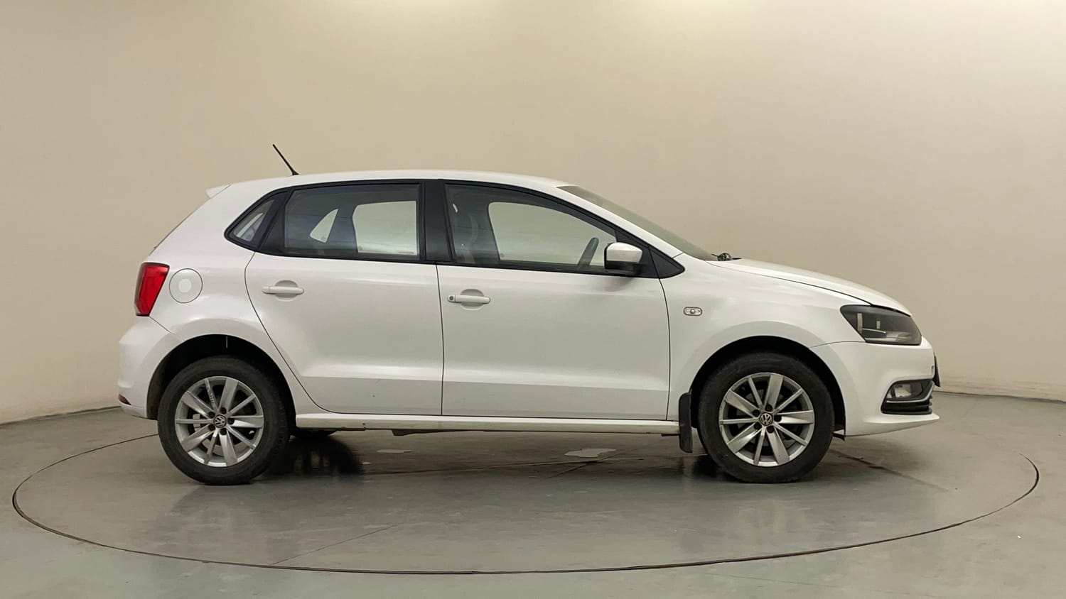 Used 2014 Volkswagen Polo Highline1.5L (D) Diesel Manual exterior RIGHT SIDE VIEW