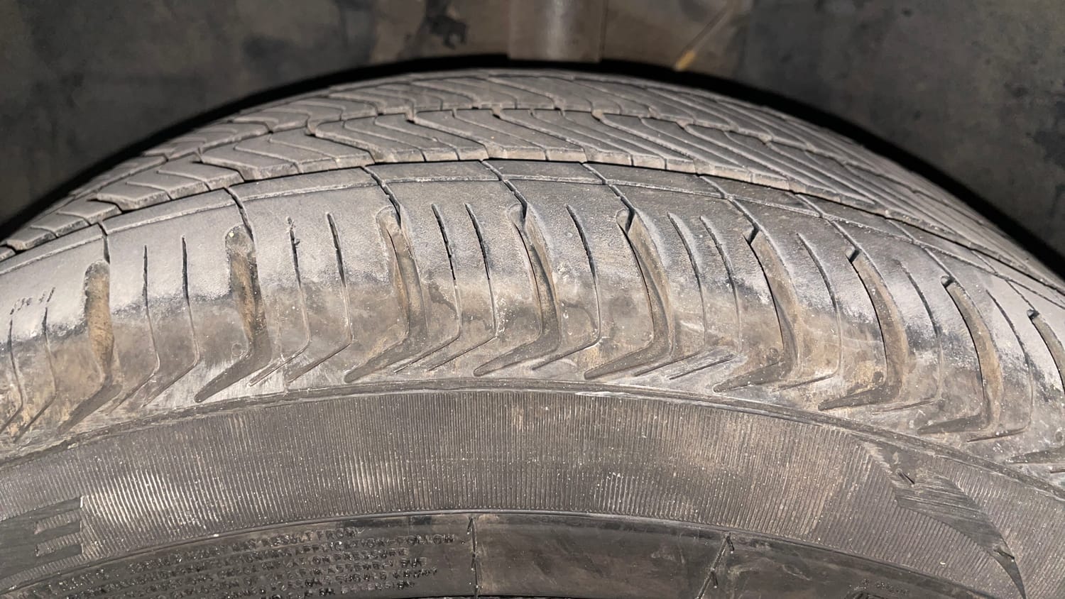 Used 2022 Tata Altroz XT Diesel Diesel Manual tyres LEFT FRONT TYRE TREAD VIEW