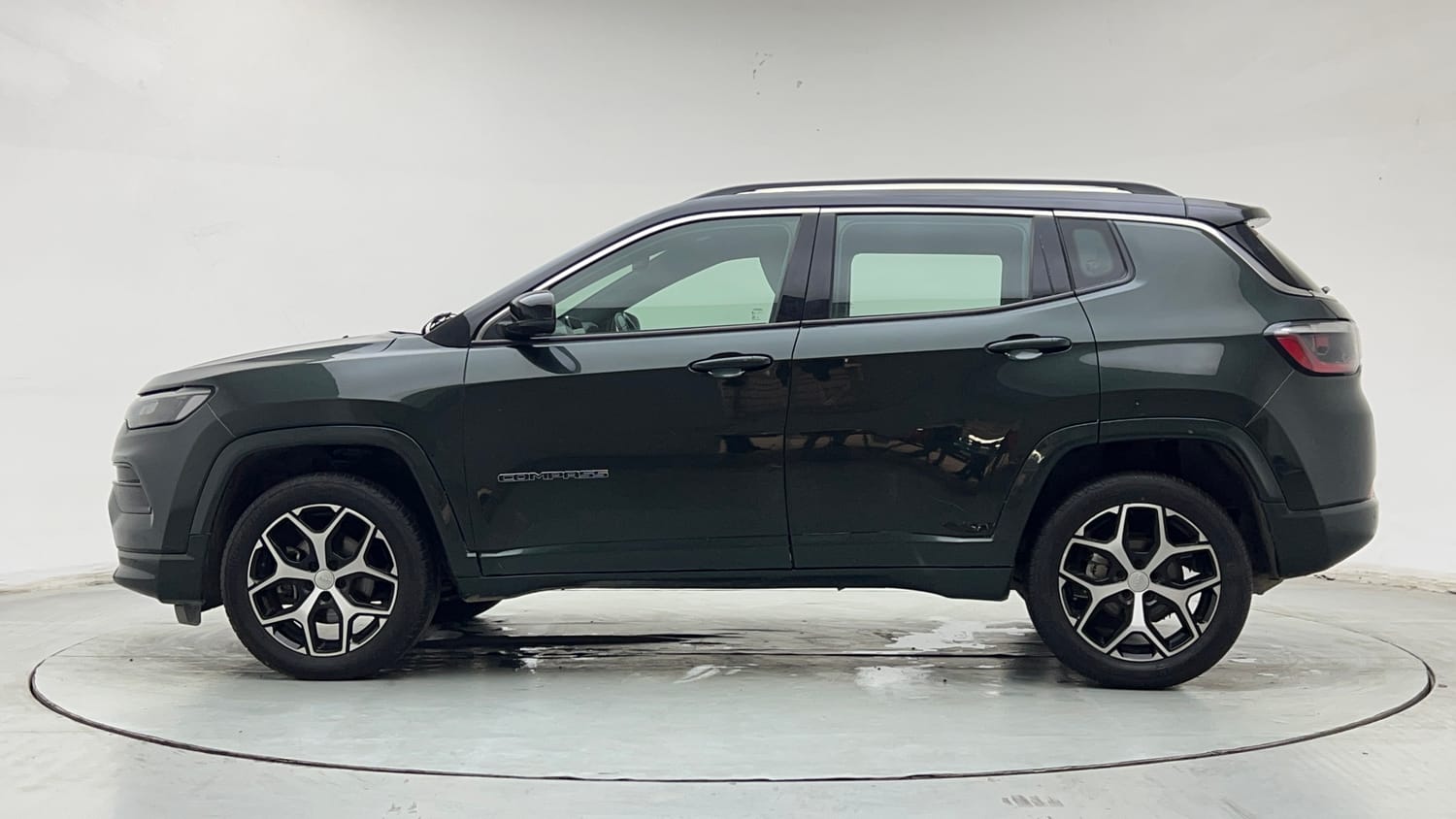 Used 2024 Jeep Compass Limited (O) 2.0 Diesel AT Diesel Automatic exterior LEFT SIDE VIEW