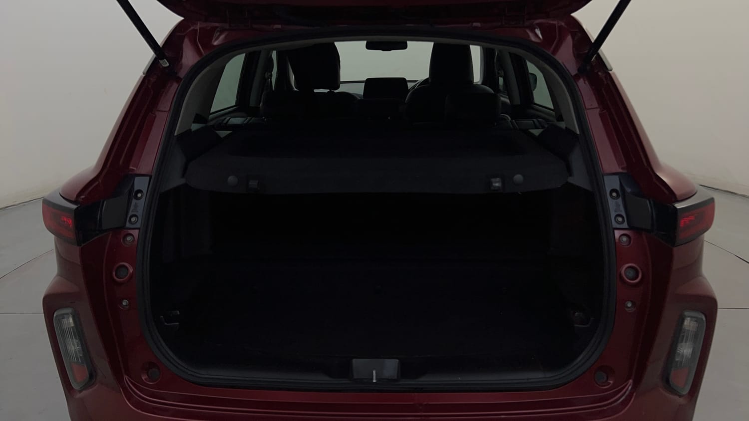 Used 2024 Toyota Urban Cruiser Hyryder V Hybrid Hybrid Automatic interior DICKY INSIDE VIEW