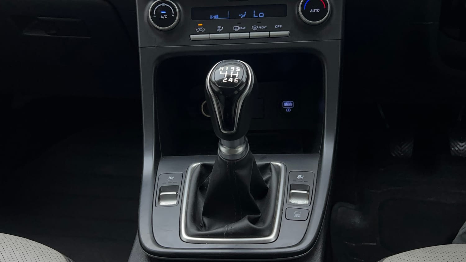 Used 2022 Hyundai Creta SX (O) 1.5 Diesel Diesel Manual interior GEAR  KNOB VIEW