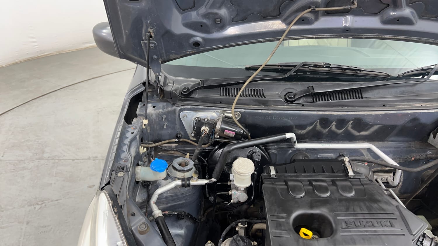 Used 2019 maruti-suzuki Alto K10 VXi (O) AMT Petrol Automatic engine ENGINE RIGHT SIDE HINGE & APRON VIEW