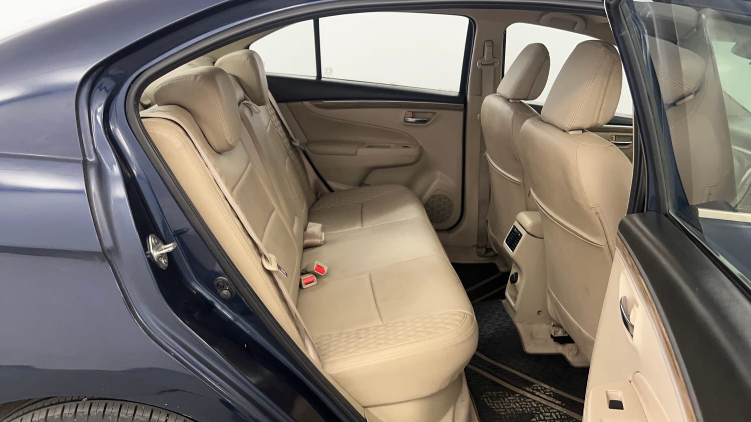 Used 2023 Maruti Suzuki Ciaz Zeta 1.5 Petrol Manual interior RIGHT SIDE REAR DOOR CABIN VIEW