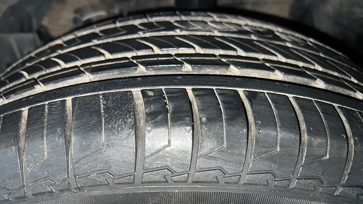 Used 2020 Maruti Suzuki S-Cross Zeta Petrol Manual tyres LEFT FRONT TYRE TREAD VIEW