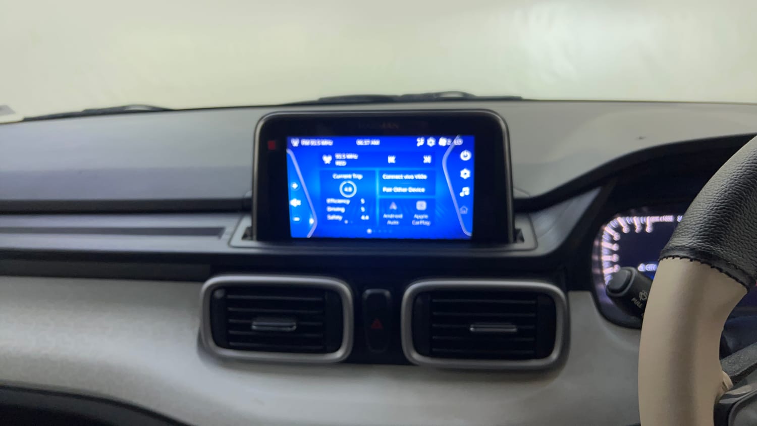 Used 2022 Tata Punch Creative MT Petrol Manual top_features Integrated (in-dash) music system