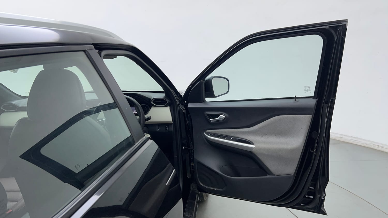 Used 2024 Nissan Magnite XL Petrol Manual interior RIGHT FRONT DOOR OPEN VIEW