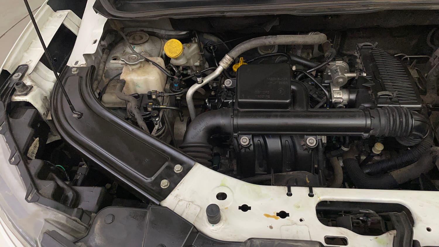 Used 2024 Renault Kiger RXL AMT Petrol Automatic engine ENGINE RIGHT SIDE VIEW