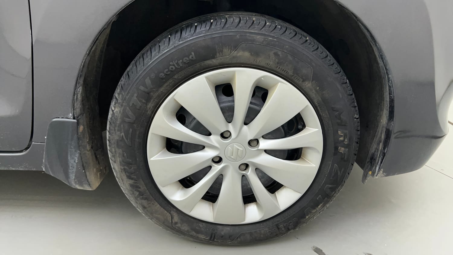 Used 2018 Maruti Suzuki Baleno Delta 1.2 Petrol Manual tyres RIGHT FRONT TYRE RIM VIEW