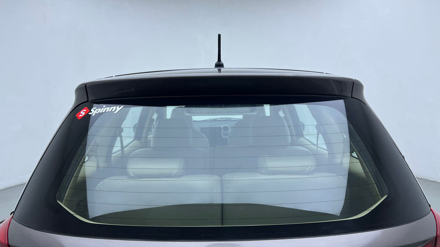 Used 2015 Honda Mobilio S Petrol Petrol Manual exterior BACK WINDSHIELD VIEW