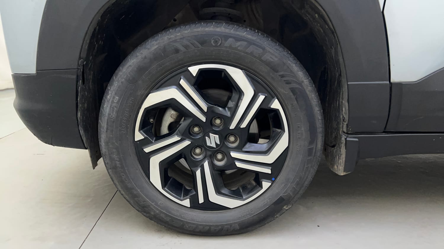 Used 2022 Maruti Suzuki Brezza ZXi Plus Petrol Manual tyres LEFT FRONT TYRE RIM VIEW