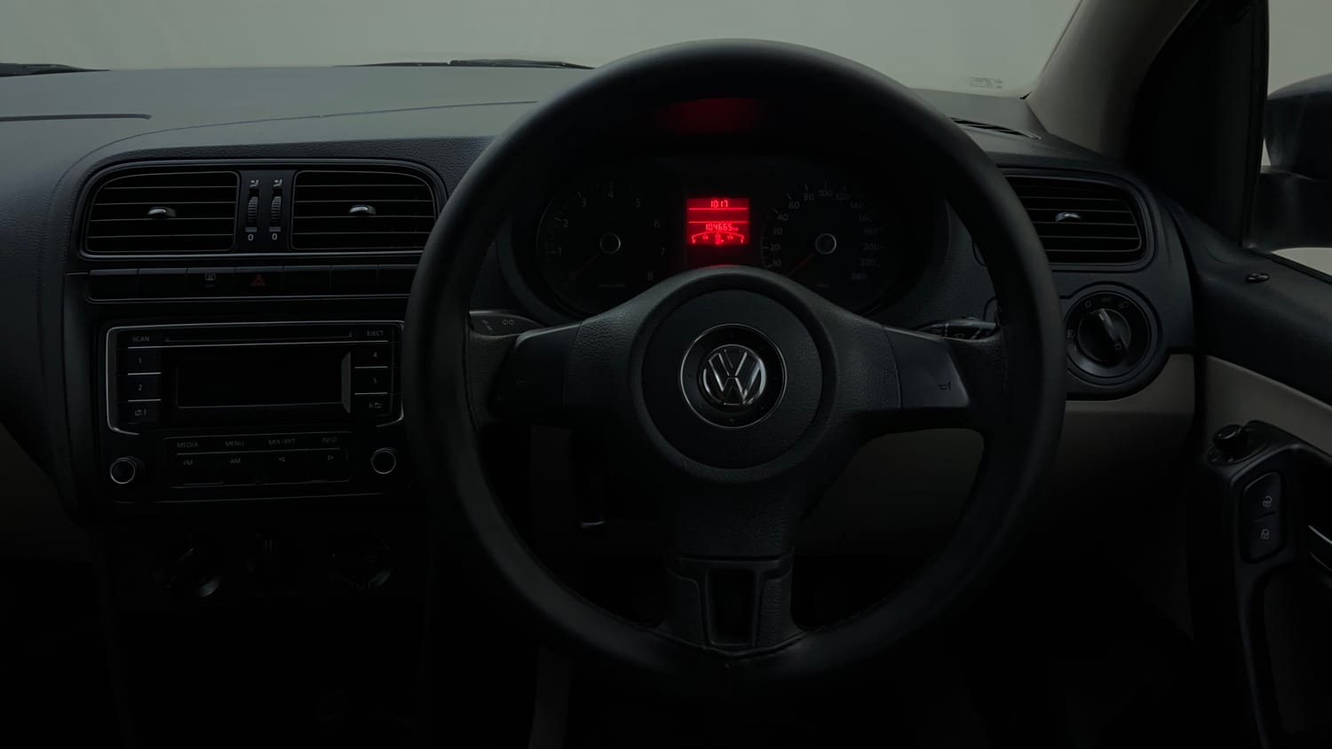 Used 2013 Volkswagen Polo Comfortline 1.2L (P) Petrol Manual interior STEERING VIEW