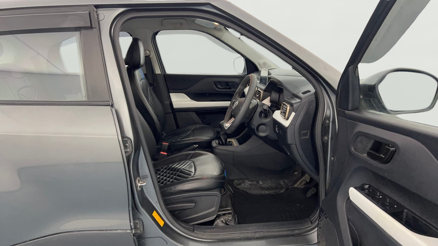 Used 2023 Tata Punch Accomplished MT Petrol Manual interior RIGHT SIDE FRONT DOOR CABIN VIEW