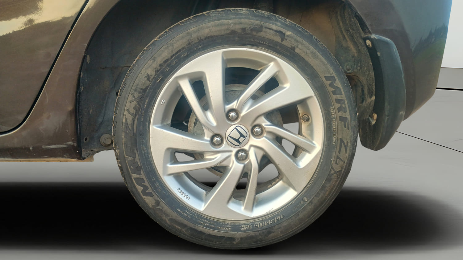 Used 2017 Honda Jazz V Petrol Petrol Manual tyres LEFT REAR TYRE RIM VIEW