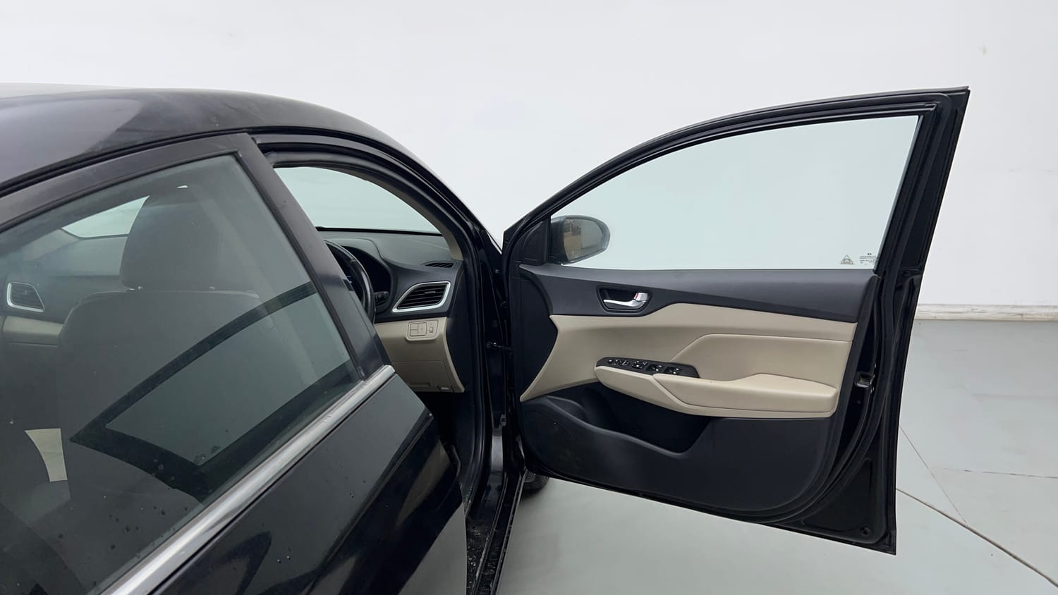Used 2018 Hyundai Verna SX (O)1.6 VTVT Petrol Manual interior RIGHT FRONT DOOR OPEN VIEW