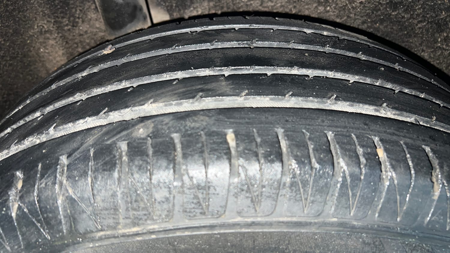 Used 2018 maruti-suzuki Vitara Brezza ZDi Plus AGS Diesel Automatic tyres RIGHT REAR TYRE TREAD VIEW