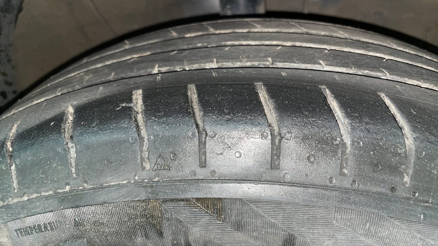 Used 2023 Hyundai Creta SX 1.5 Petrol IVT Petrol Automatic tyres RIGHT FRONT TYRE TREAD VIEW