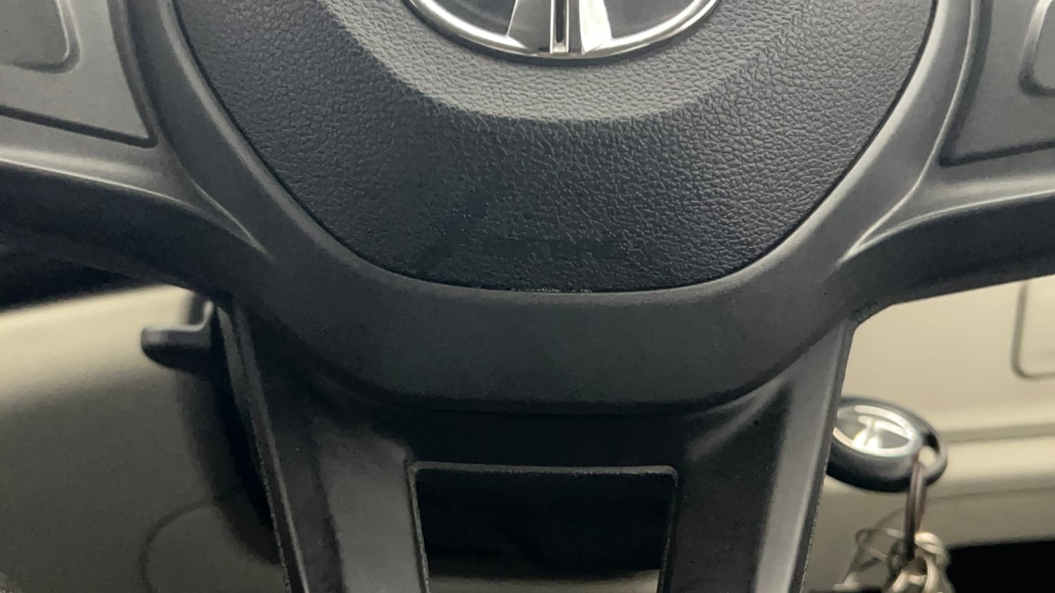 Used 2022 Tata Altroz XE Petrol Petrol Manual top_features Airbags