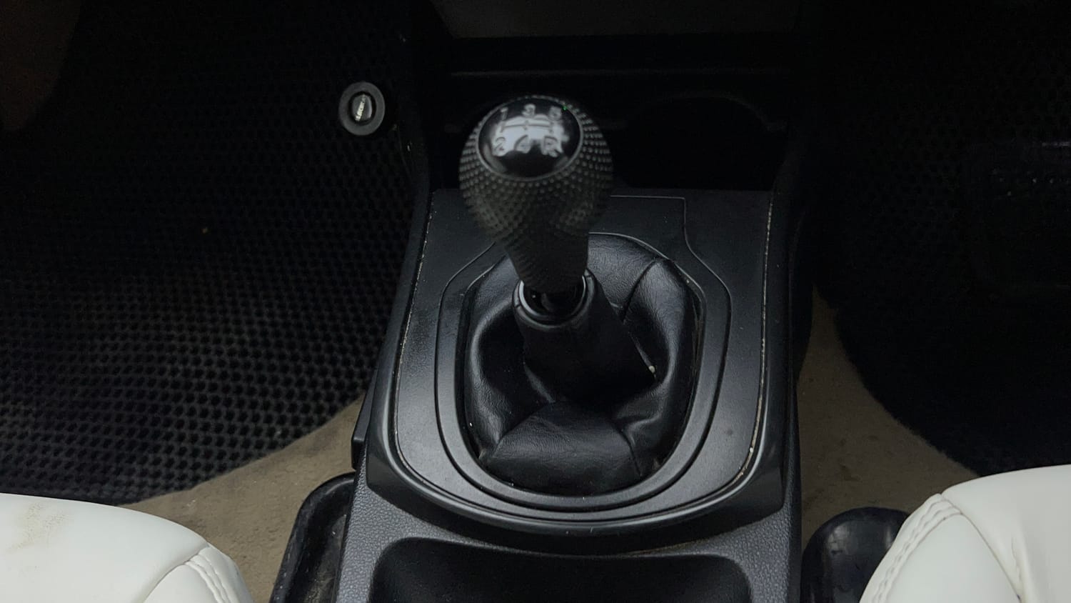 Used 2016 Honda City SV Petrol Manual interior GEAR  KNOB VIEW