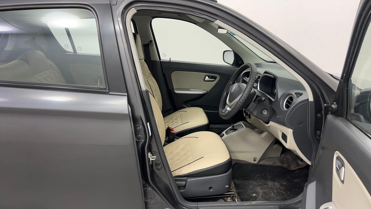Used 2019 maruti-suzuki Alto K10 VXi (O) AMT Petrol Automatic interior RIGHT SIDE FRONT DOOR CABIN VIEW