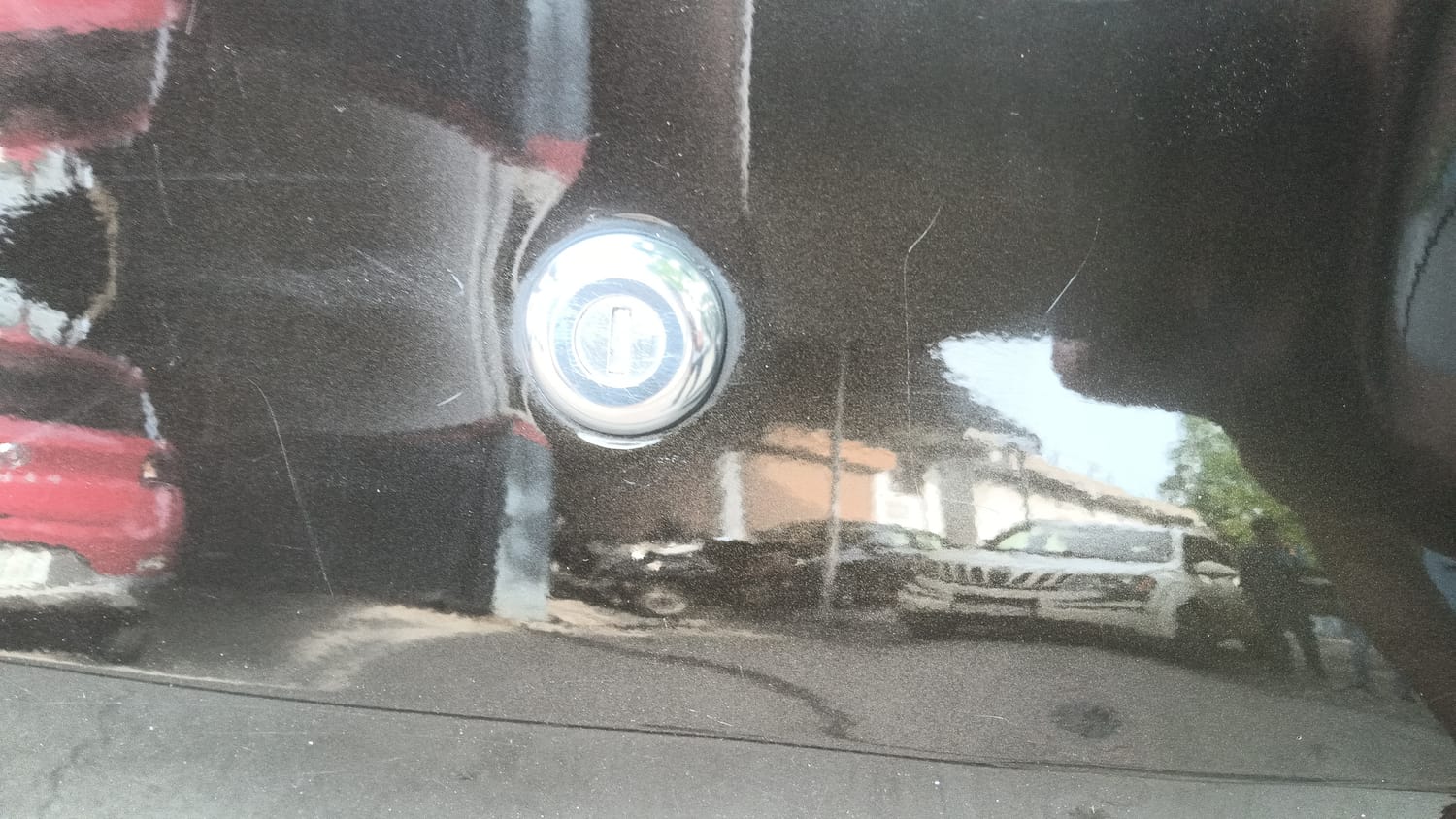 Used 2025 Renault Kwid RXT 1.0L Petrol Manual dents MINOR SCRATCH