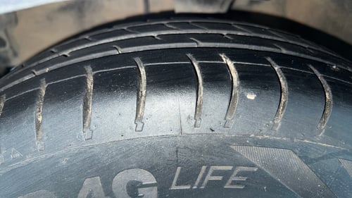Used 2013 Hyundai i10 Sportz 1.2 Kappa2 Petrol Manual tyres LEFT FRONT TYRE TREAD VIEW