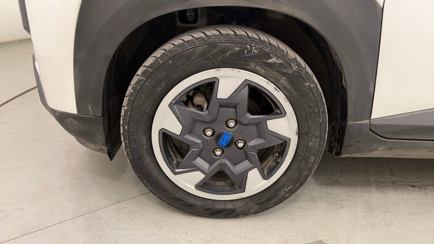 Used 2023 Hyundai Exter SX 1.2 MT Petrol Manual tyres LEFT FRONT TYRE RIM VIEW