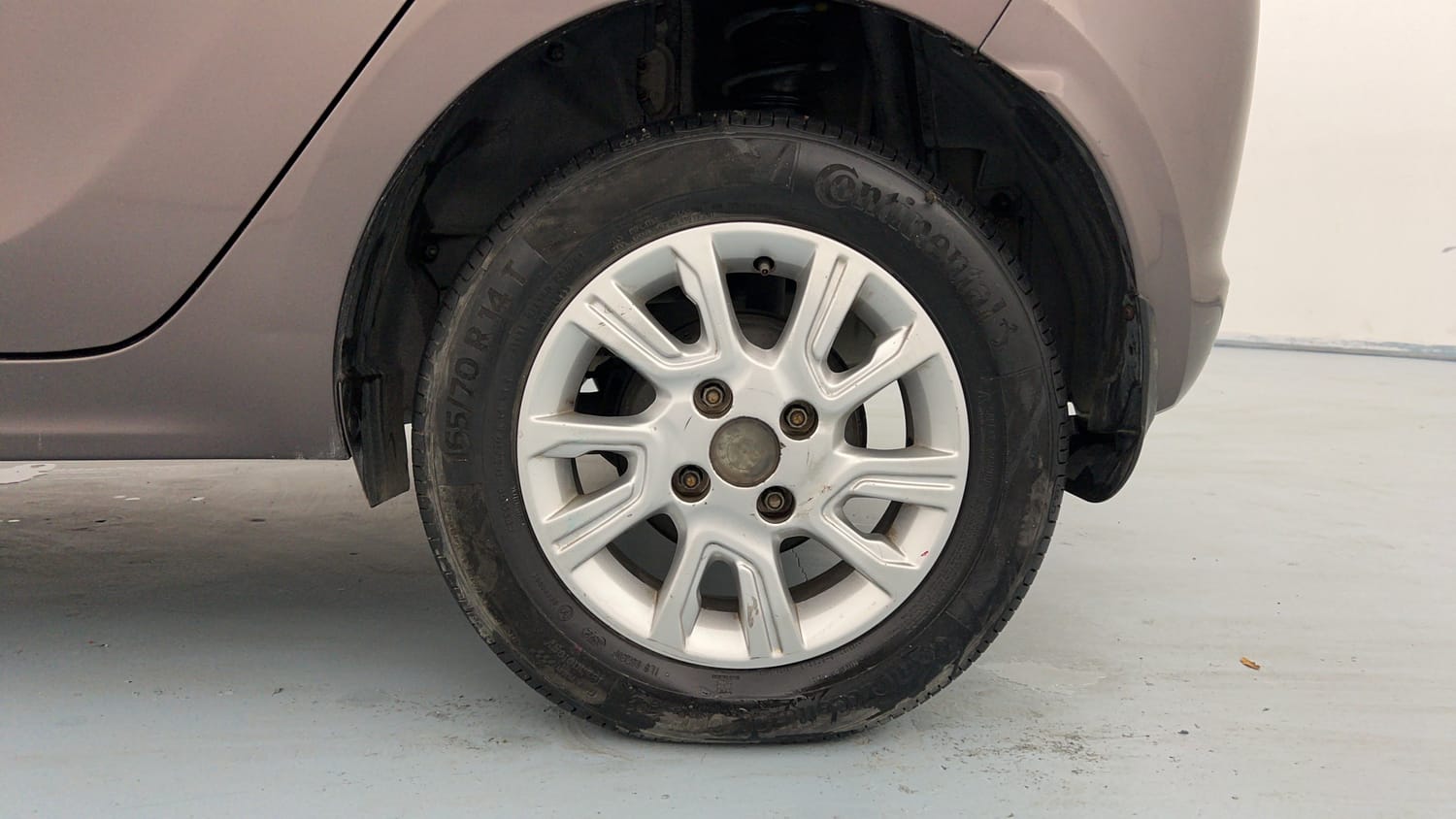 Used 2017 Tata Tiago Revotron XZ Petrol Manual tyres LEFT REAR TYRE RIM VIEW