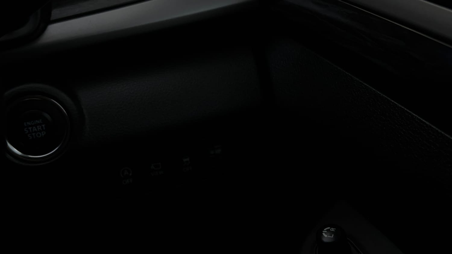 Used 2023 Maruti Suzuki XL6 Alpha Plus MT Petrol Petrol Manual top_features Keyless start