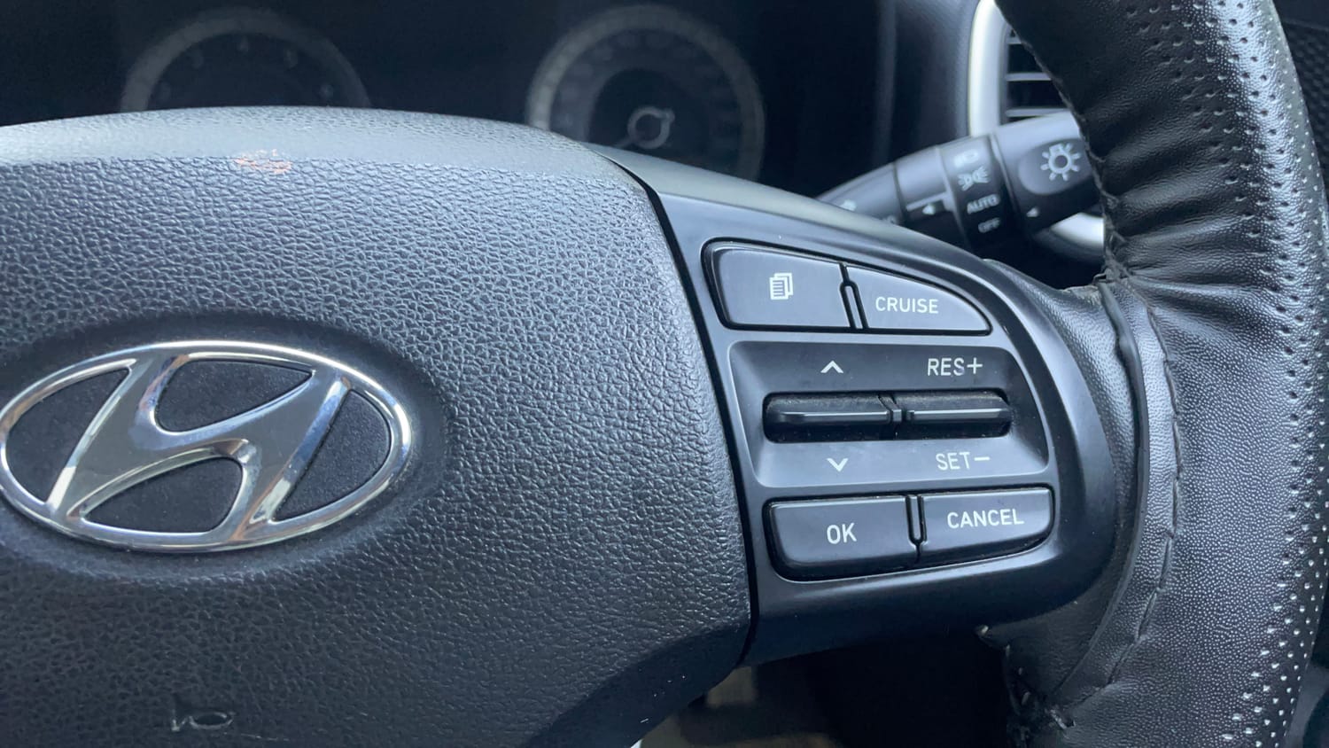 Used 2019 Hyundai Venue SX Plus 1.0 Turbo DCT Petrol Automatic top_features Cruise control