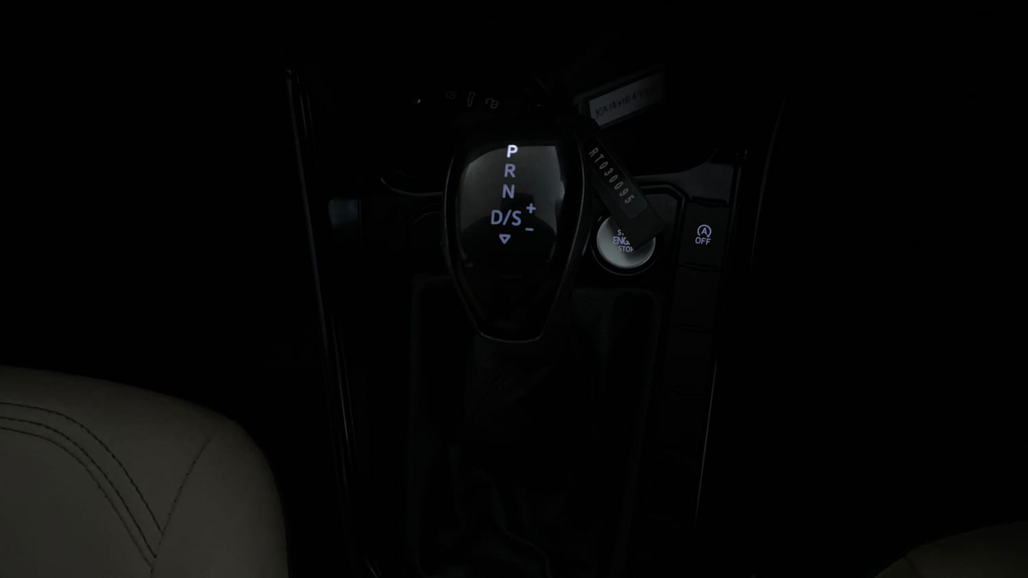 Used 2024 Volkswagen Virtus Highline 1.0 TSI AT Petrol Automatic interior GEAR  KNOB VIEW
