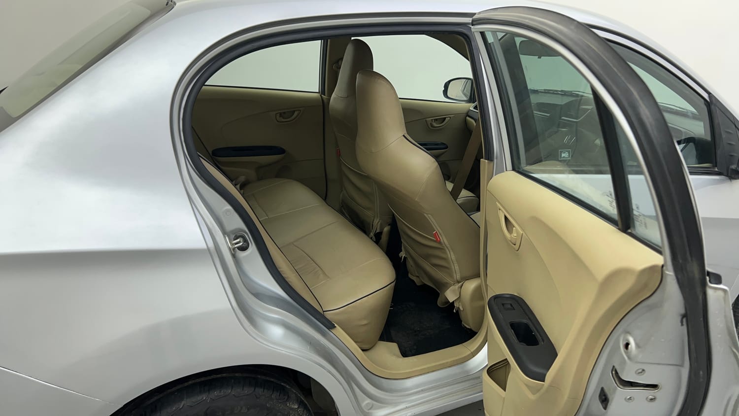 Used 2017 Honda Amaze 1.5 S i-DTEC Opt Diesel Manual interior RIGHT SIDE REAR DOOR CABIN VIEW